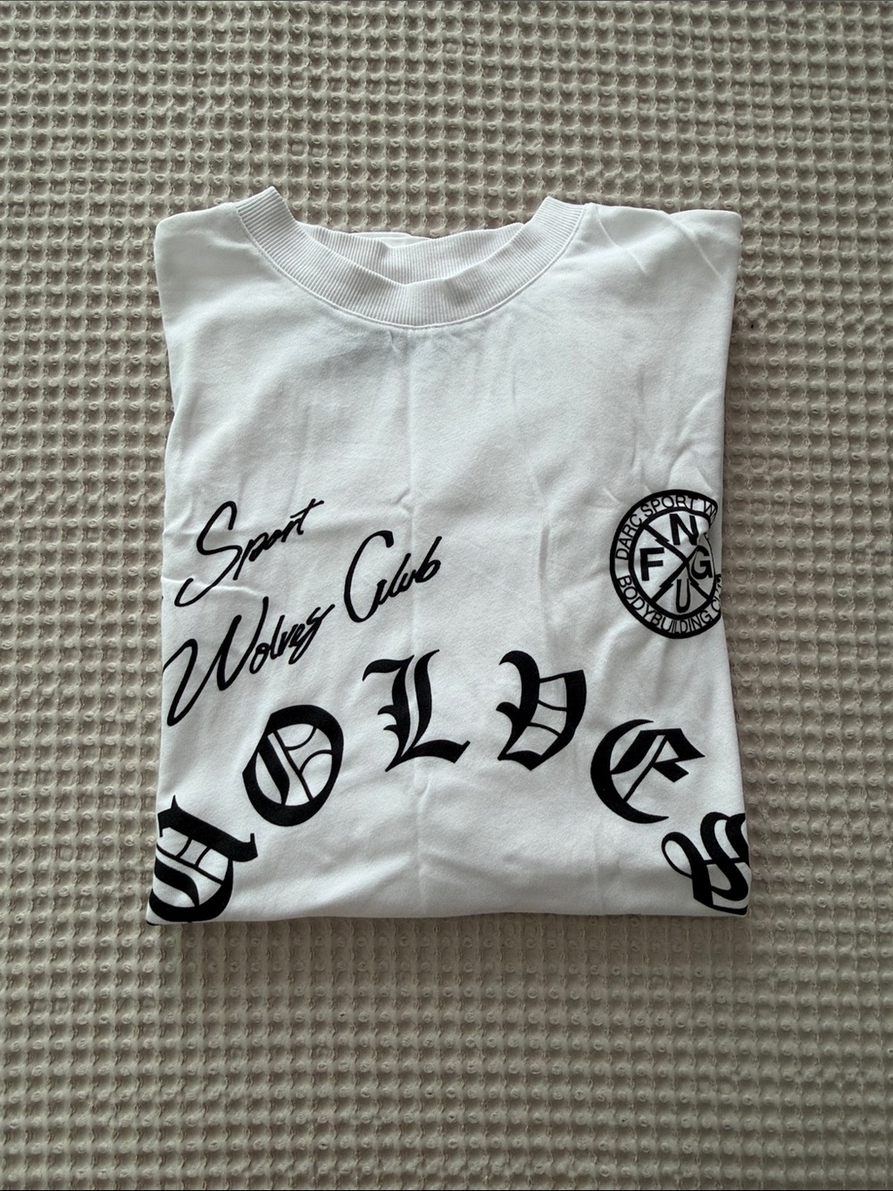 Darc Sport White Short Sleeve Wolves Graphic Tee - Picture 2 of 2
